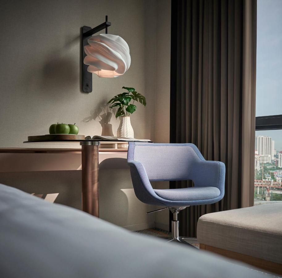 Amari Kuala Lumpur Exterior foto Wall light